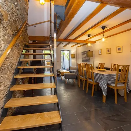 Casa Jovellanos De Casas Figueiras En Ria Eo-ribadeo * Castropol